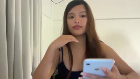 Snapshot of strawbey_ie chatting on May 7, 2026, 6:13 pm shania online show from May 7, 2026, 6:13 pm