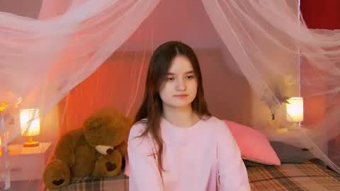 Snapshot of strawbunnybite chatting on June 8, 2026, 2:39 pm Bunny online show from June 8, 2026, 2:39 pm