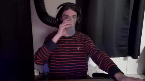 stringgreens777 online show from February 4, 2026, 2:34 pm