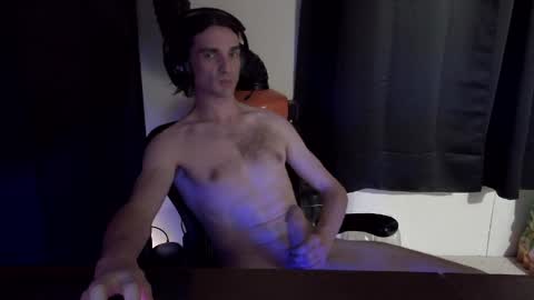 stringgreens777 online show from April 7, 2026, 2:56 am