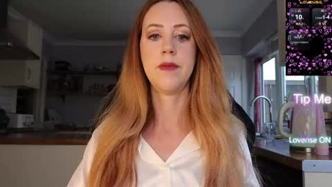 Amorina online show from April 21, 2026, 9:15 am