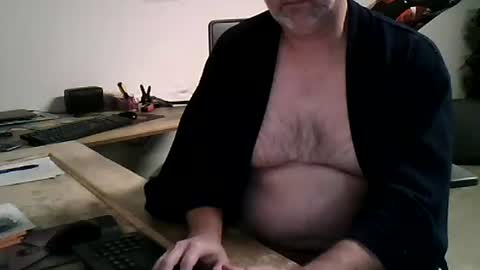 Snapshot of strokingdragon48 chatting on December 13, 2024, 5:00 pm strokingdragon48 online show from December 13, 2024, 5:00 pm