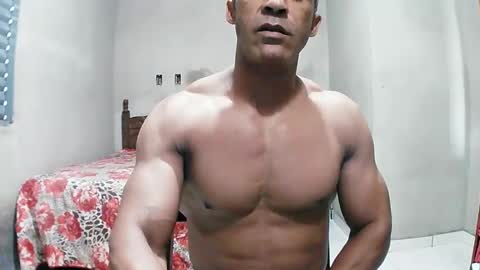 strongdaddyfantastic online show from March 26, 2026, 12:33 pm