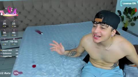 Strong Couple online show from November 30, 2025, 9:46 am