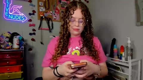 Strwbby online show from May 13, 2026, 5:38 am