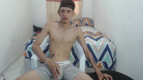 stuart_17 online show from October 23, 2025, 3:11 pm