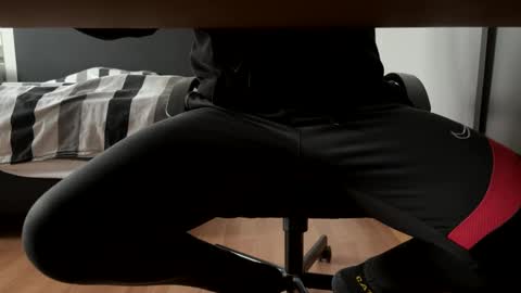 stud_slut69 online show from December 30, 2024, 2:40 pm