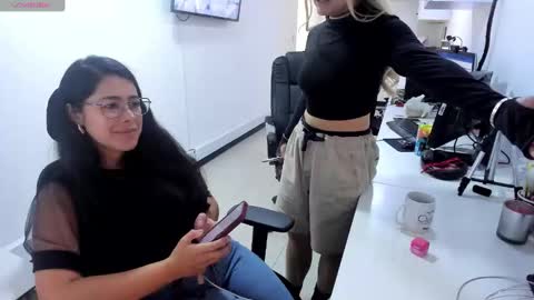 studcb_ online show from November 8, 2025, 6:51 pm