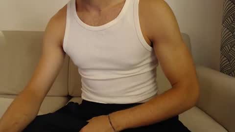 Snapshot of studfromparis chatting on September 10, 2025, 9:26 pm Stud From Paris online show from September 10, 2025, 9:26 pm