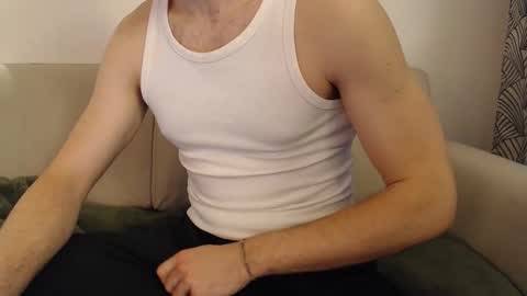 Stud From Paris online show from February 26, 2026, 4:17 pm