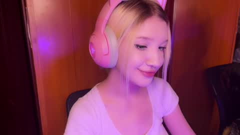 stuffy_ri online show from December 8, 2024, 11:29 pm