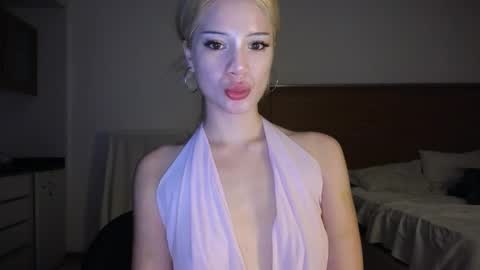 Sofa online show from March 23, 2026, 10:58 pm