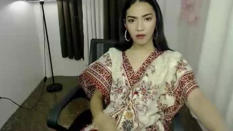 Snapshot of stunning__amber chatting on October 23, 2025, 7:56 pm stunning__amber online show from October 23, 2025, 7:56 pm