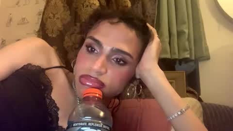 stxllaxcx online show from October 16, 2025, 12:06 pm