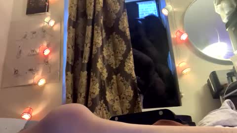 stxllaxcx online show from April 11, 2026, 7:51 pm