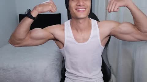 stylish man online show from April 11, 2026, 12:20 pm