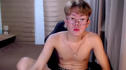 Su-jin online show from April 17, 2026, 11:02 am