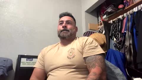 suavecito67 online show from December 1, 2025, 4:06 am