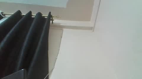 submissive_slut001 online show from November 2, 2025, 10:01 pm