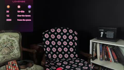 Snapshot of suburban_sickness chatting on May 27, 2026, 4:37 pm Polly online show from May 27, 2026, 4:37 pm