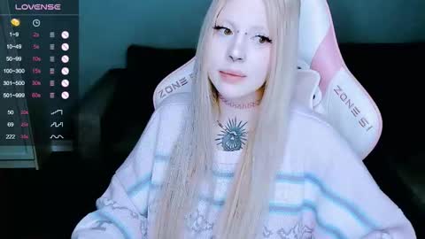 succubus_leslie online show from December 14, 2025, 1:44 am