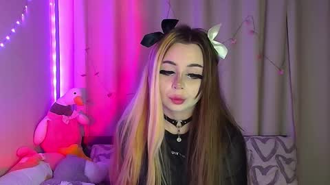 Sue online show from February 25, 2025, 9:02 pm