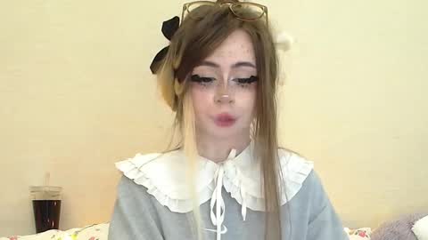 Snapshot of suemeow chatting on May 28, 2026, 9:23 pm Sue online show from May 28, 2026, 9:23 pm