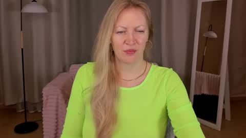 sugamomy online show from December 17, 2025, 1:00 am