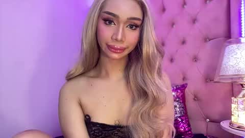 Snapshot of sugar_hally chatting on April 14, 2026, 7:53 pm your ultimate goddess online show from April 14, 2026, 7:53 pm