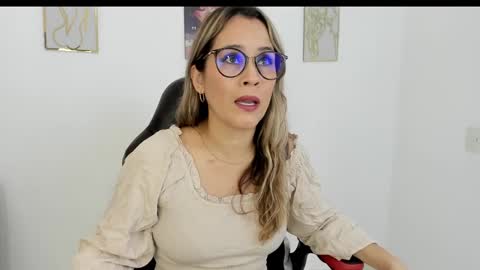 sugar_milff online show from March 11, 2025, 1:56 pm