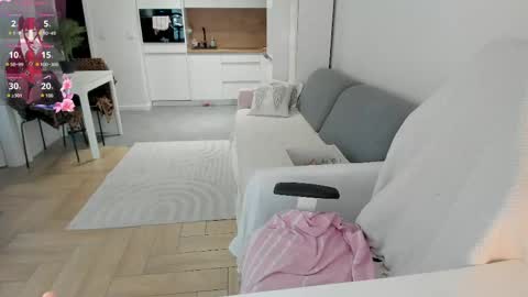 Snapshot of sugar_rainbow chatting on May 10, 2026, 3:12 am Kinga online show from May 10, 2026, 3:12 am