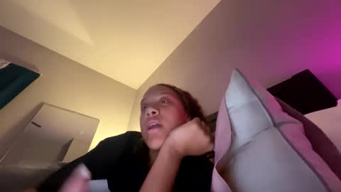 sugarbossbaby02 online show from November 28, 2025, 4:15 am