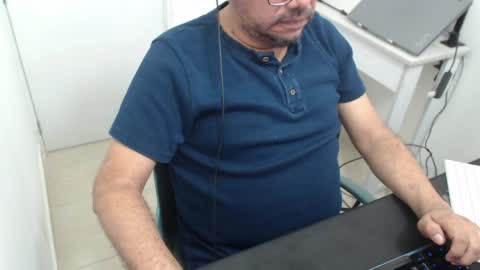 Johnny online show from April 19, 2026, 7:38 pm