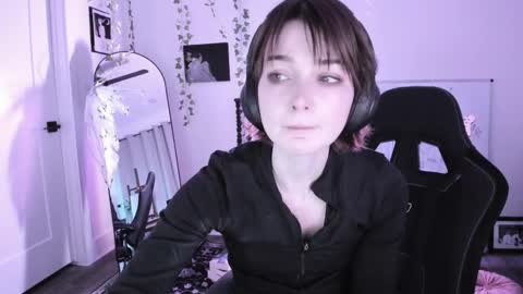 Snapshot of sugarmiette chatting on May 17, 2026, 3:48 am Ella online show from May 17, 2026, 3:48 am