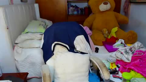 Cami   Back in 2 hours online show from December 25, 2024, 7:35 am