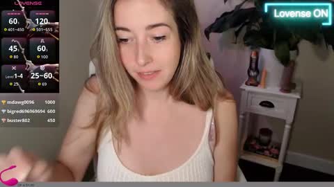 Mia online show from October 8, 2025, 2:47 pm