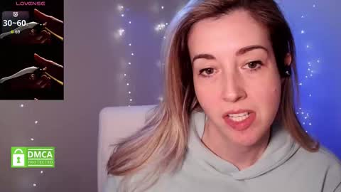 Mia online show from December 5, 2025, 5:20 pm