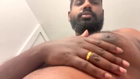 Snapshot of suggnight chatting on November 24, 2025, 2:28 pm Let me be your knight that saves you online show from November 24, 2025, 2:28 pm