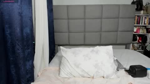 suhaila_suu online show from November 23, 2025, 11:48 pm