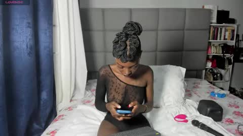 suhaila_suu online show from February 26, 2026, 1:04 am