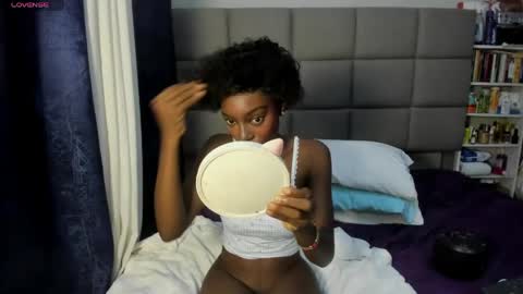 suhaila_suu online show from April 19, 2026, 1:49 am