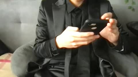 suitfetishez online show from February 5, 2026, 8:57 pm