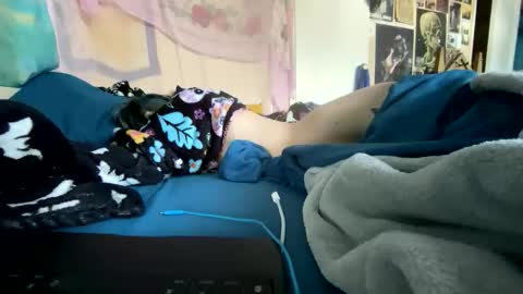 Snapshot of suki_six2 chatting on May 3, 2026, 4:13 pm Suki online show from May 3, 2026, 4:13 pm