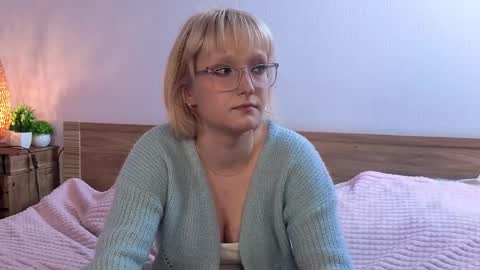 Snapshot of sumikomanes chatting on December 1, 2025, 9:25 am Karen online show from December 1, 2025, 9:25 am