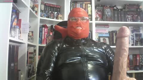 Snapshot of sumisolatex chatting on April 17, 2026, 4:32 pm Sumisolatex online show from April 17, 2026, 4:32 pm
