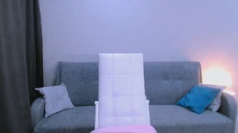 Christina online show from October 19, 2025, 3:45 pm