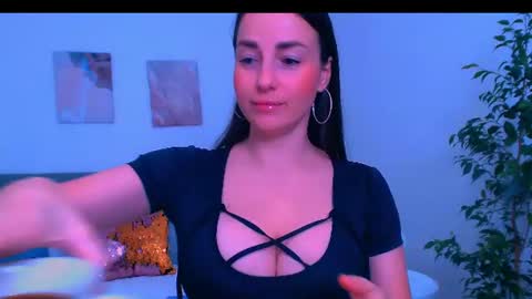 Christina online show from July 29, 2026, 5:44 pm