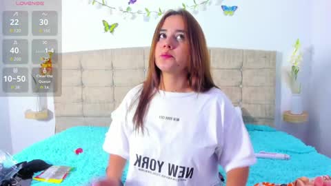 summer_girls01 online show from March 15, 2026, 12:38 am