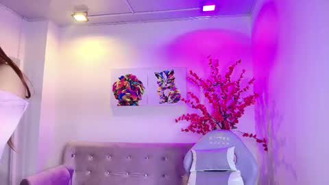 summer_miller online show from January 14, 2026, 11:38 am