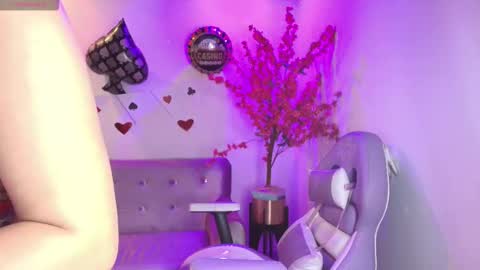 summer_miller online show from February 18, 2026, 11:50 am